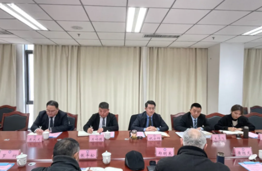安徽萬碩科技產(chǎn)業(yè)（集團(tuán)）有限公司董事長祝云輝與安徽理工大學(xué)洽談校企合作